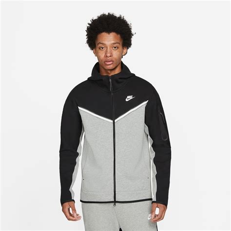 nike tech fleece hoodie